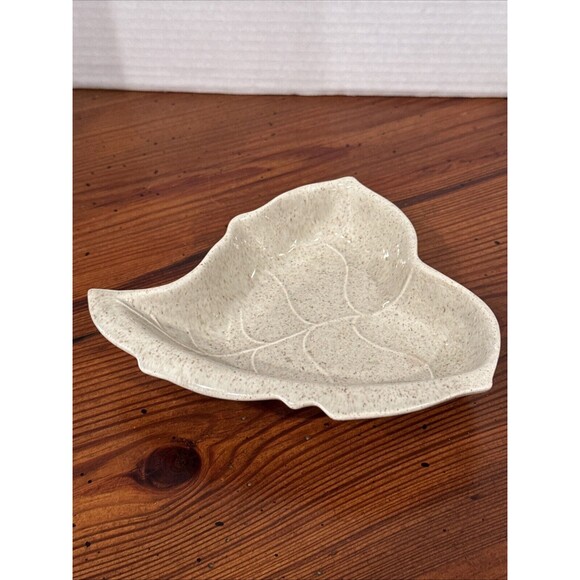 Vintage Valley Vista California Pottery Leaf Dish With Lid Pink And Cream - Picture 12 of 14